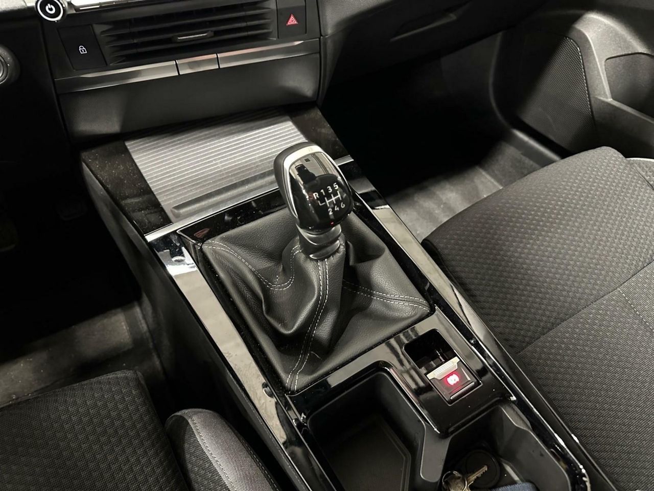 Opel Astra 1.2T XHL 110 TECH EDITION MIRROR LL17 RADAR AR+CA - foto 17