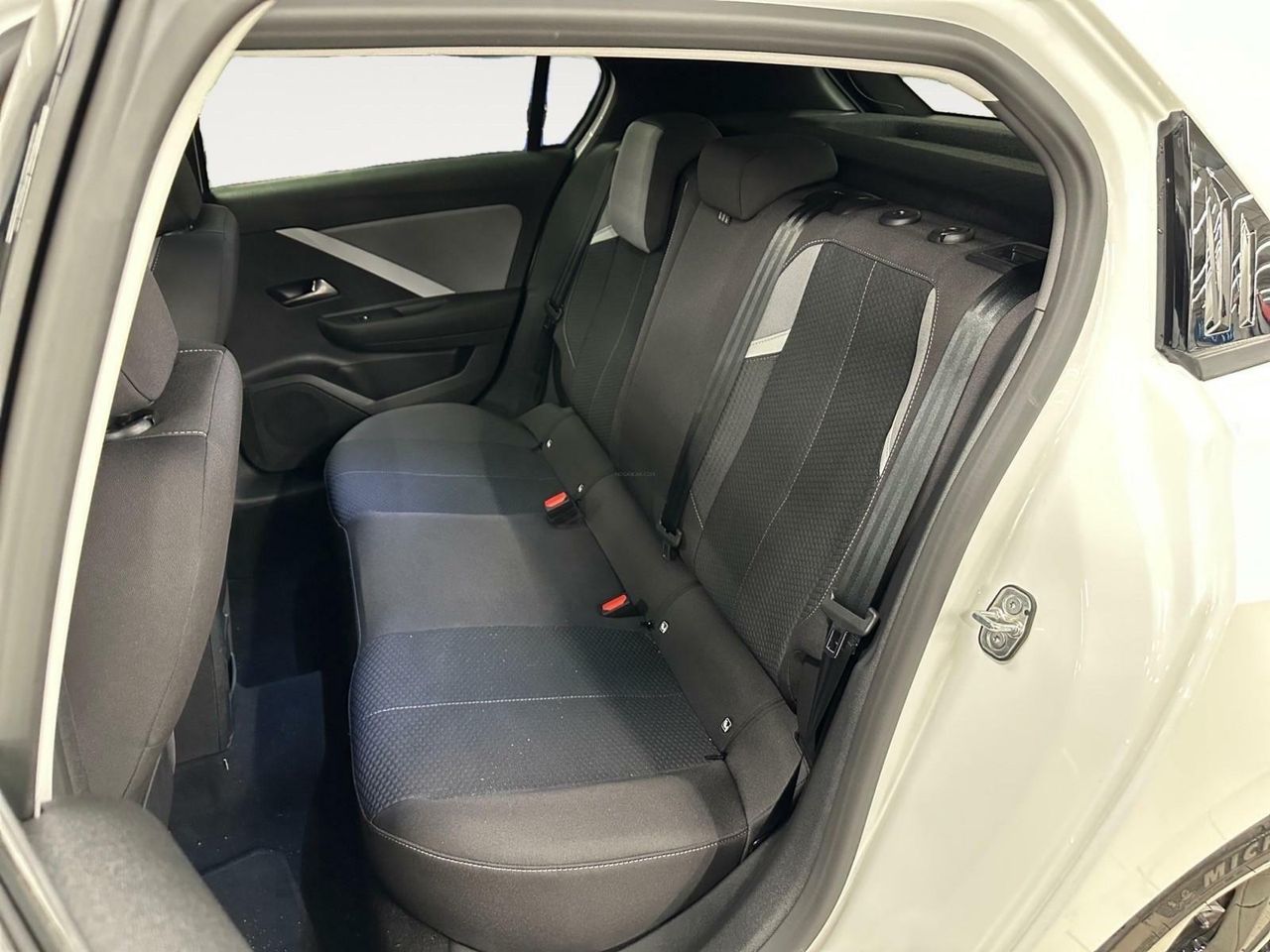 Opel Astra 1.2T XHL 110 TECH EDITION MIRROR LL17 RADAR AR+CA - foto 11