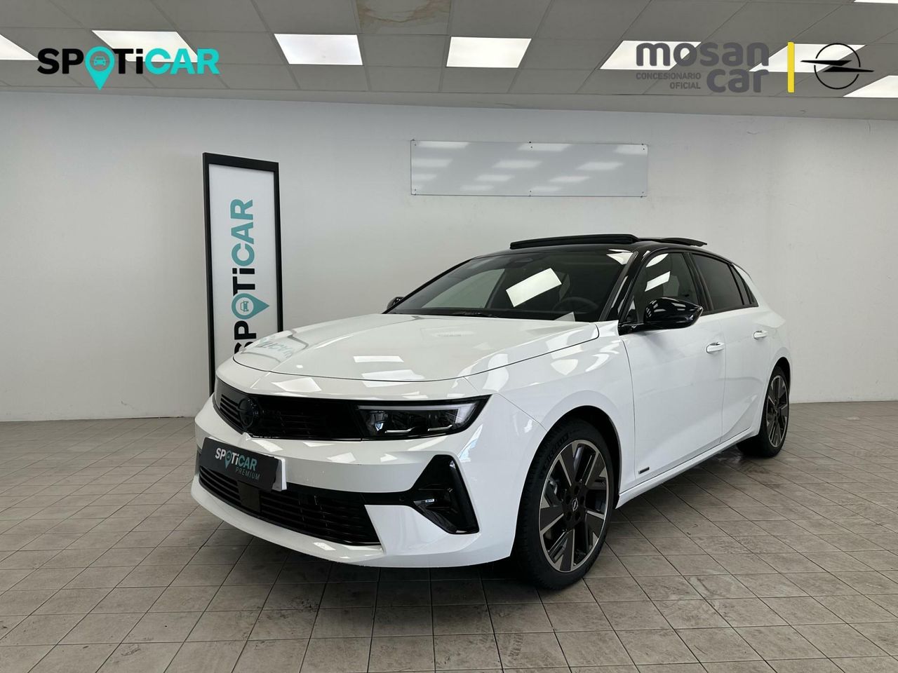 Opel Astra ELECTRICO 54KW 156 GS TECHO PANO GPS LL18 RADAR A