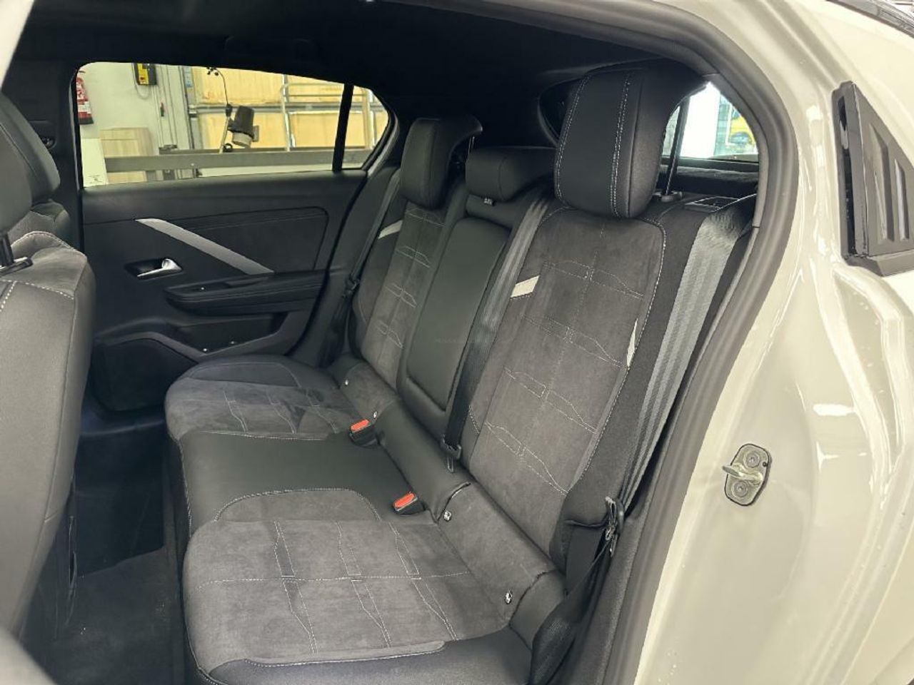 Opel Astra ELECTRICO 54KW 156 GS TECHO PANO GPS LL18 RADAR A - foto 13