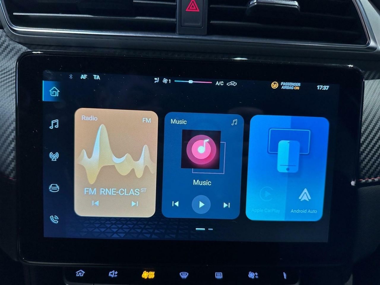 mg zs 2025 / foto grande (3)