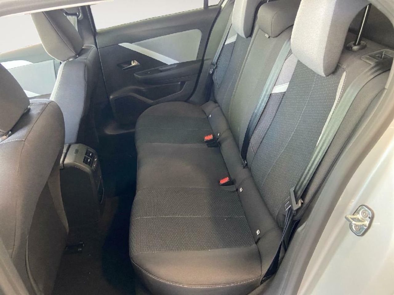 Opel Astra 1.2T XHL 110 TECH EDITION 110 MIRROR LL17 RADAR A - foto 11