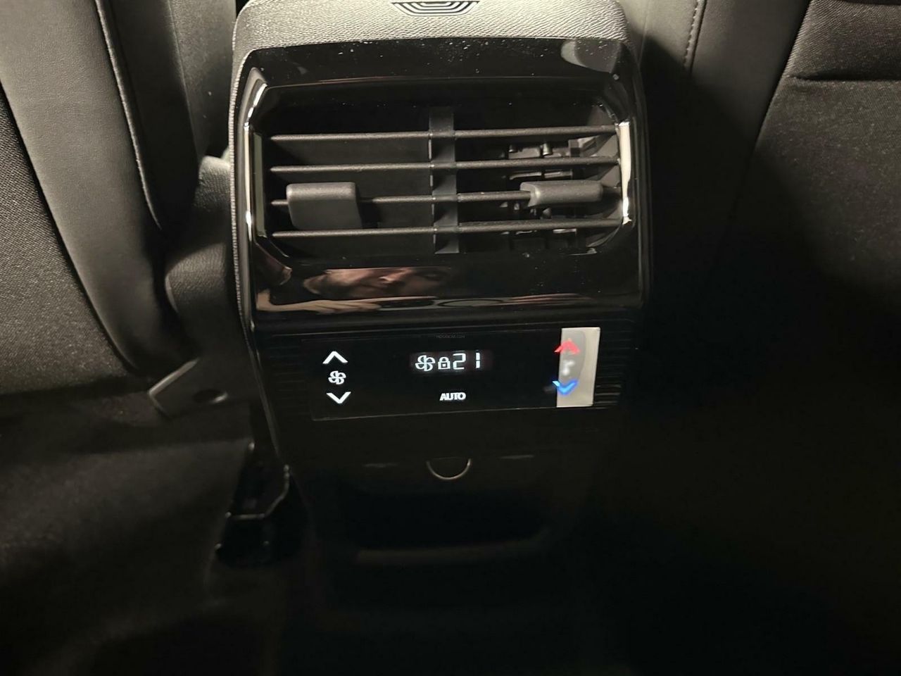 Peugeot 5008 N 1.2 MHEV 136 EDCS6 ALLURE 7PL GPS LL19 RADAR  - foto 24