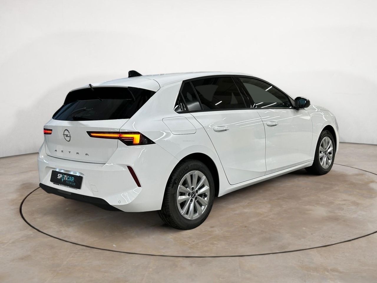 Opel Astra 1.2T XHT 130 EDITION GPS LL16 RADAR AV AR+CAM KEY - foto 25