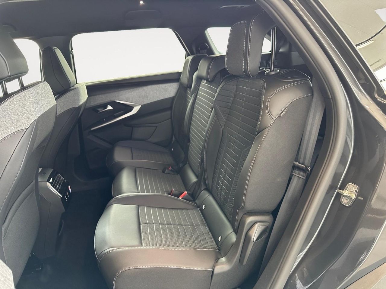 Peugeot 5008 N 1.2 MHEV 145 EDCS6 ALLURE 7PL GPS LL19 RADAR  - foto 13