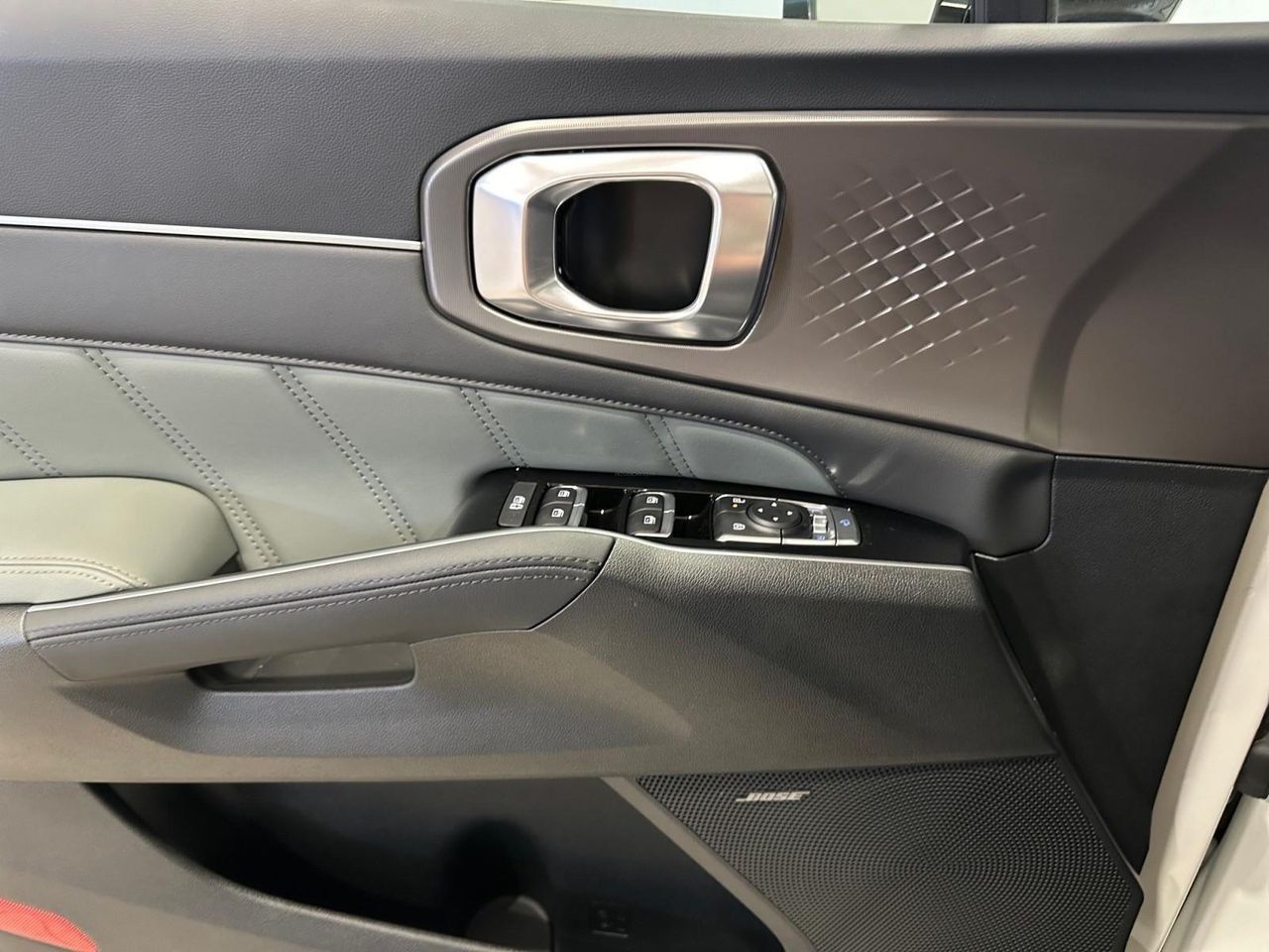 Kia Sorento N 1.6 T-GDI HEV 215 EMOTION 4WD 7PL TECHO PORTON - foto 29