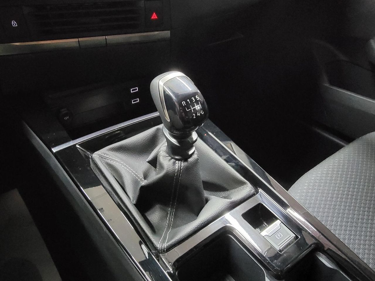 Opel Astra 1.2T XHL 110 EDITION GPS LL16 RADAR AV AR+CAM KEY - foto 21