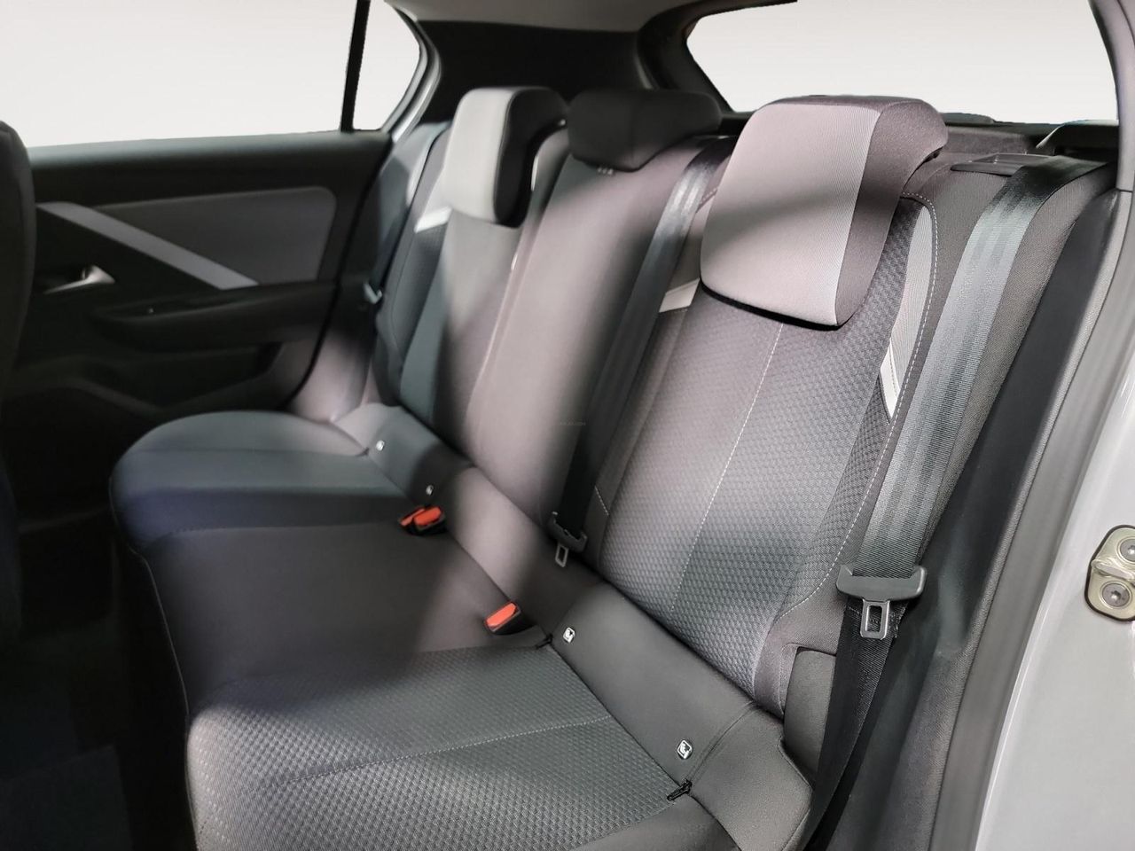 Opel Astra 1.2T XHL 110 EDITION GPS LL16 RADAR AV AR+CAM KEY - foto 13