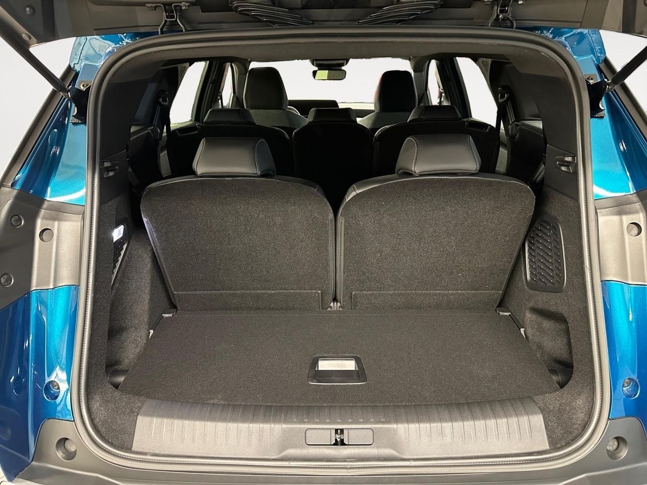 Peugeot 5008 N 1.2 MHEV 145 EDCS6 ALLURE 7PL GPS LL19 RADAR  - foto 7