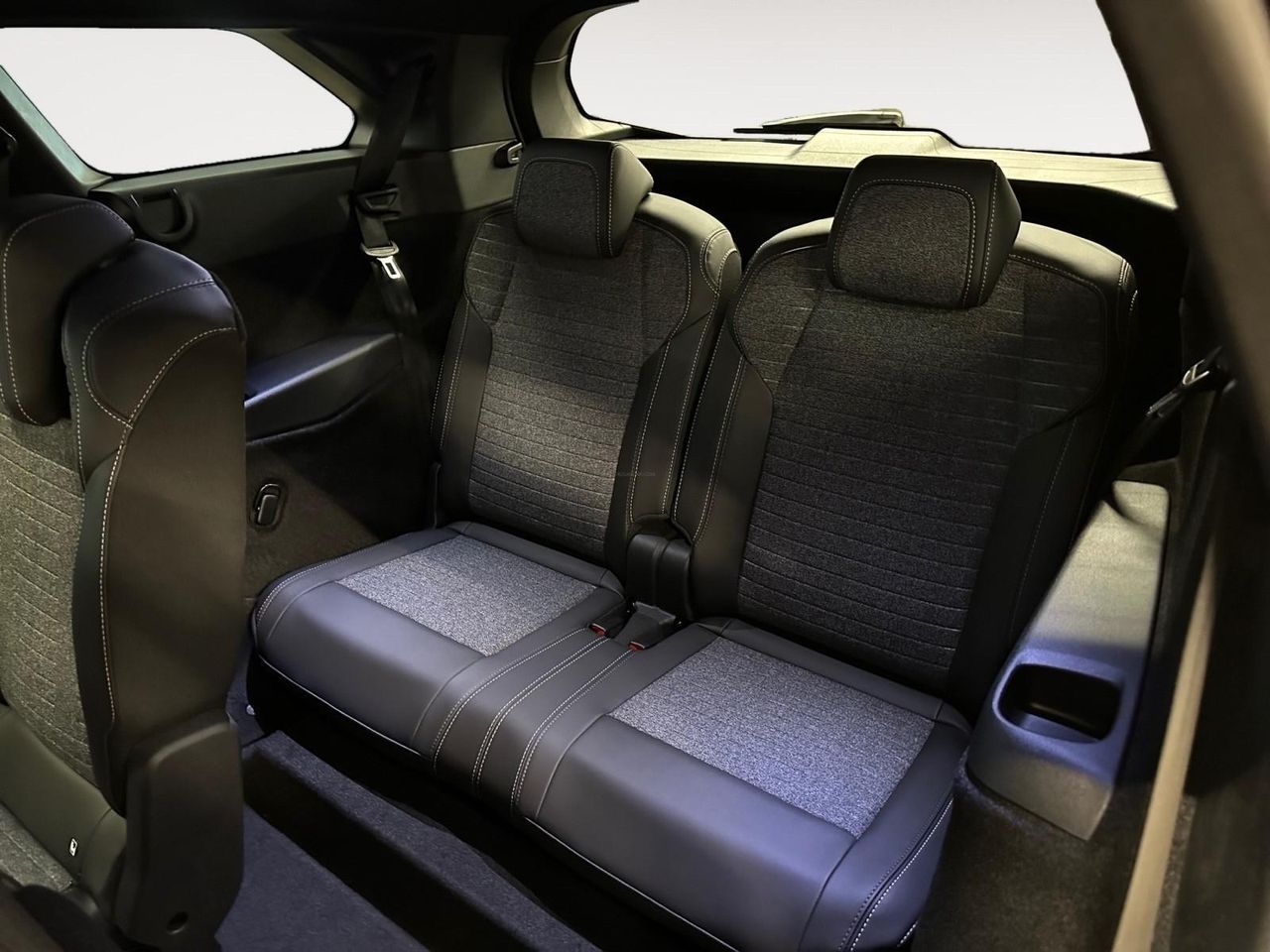 Peugeot 5008 N 1.2 MHEV 145 EDCS6 ALLURE 7PL GPS LL19 RADAR  - foto 14