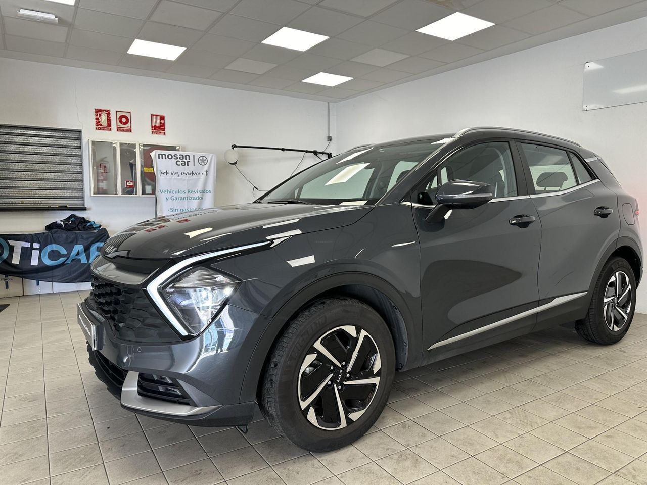 Kia Sportage 1.6 T-GDI HEV 215 DRIVE GPS LL17 RADAR AV AR+CA - foto 22