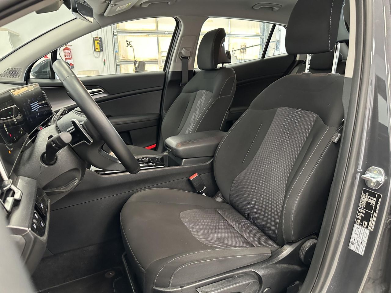 Kia Sportage 1.6 T-GDI HEV 215 DRIVE GPS LL17 RADAR AV AR+CA - foto 10