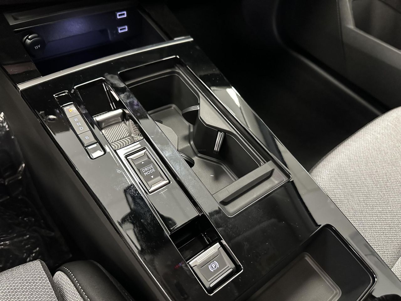 Opel Astra 1.6T PHEV 180 ELEGANCE MIRROR LL17 RADAR AV AR+CA - foto 24