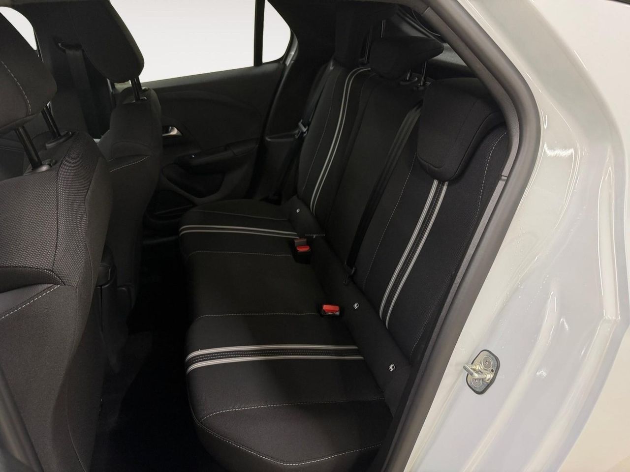 Opel Corsa 1.2T XHL 74KW GS 100 5P - foto 11