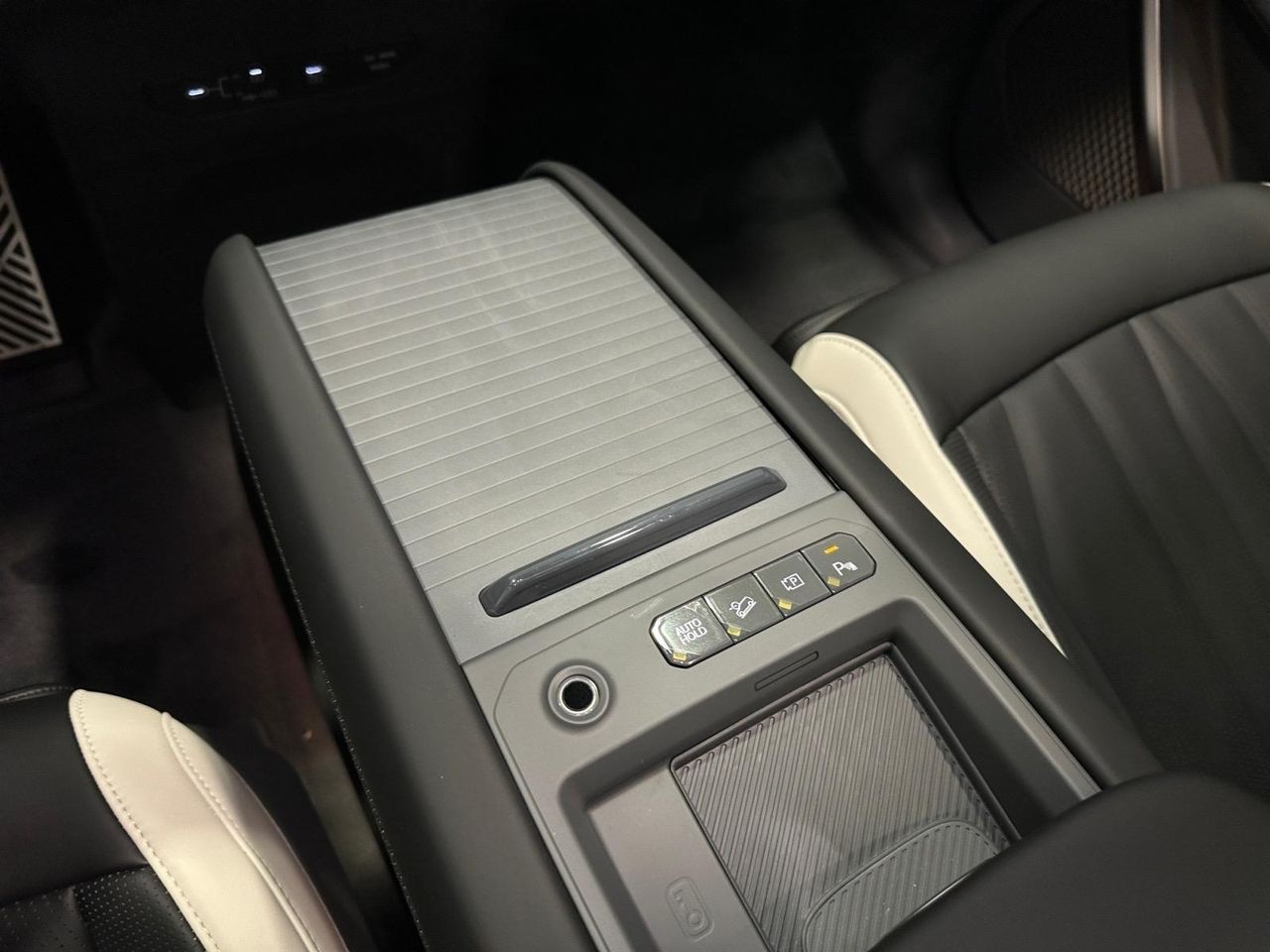 Kia EV9 BEV 100KWH 385 GT-LINE AWD 7PL GPS LL21 RADAR AV AR+ - foto 32