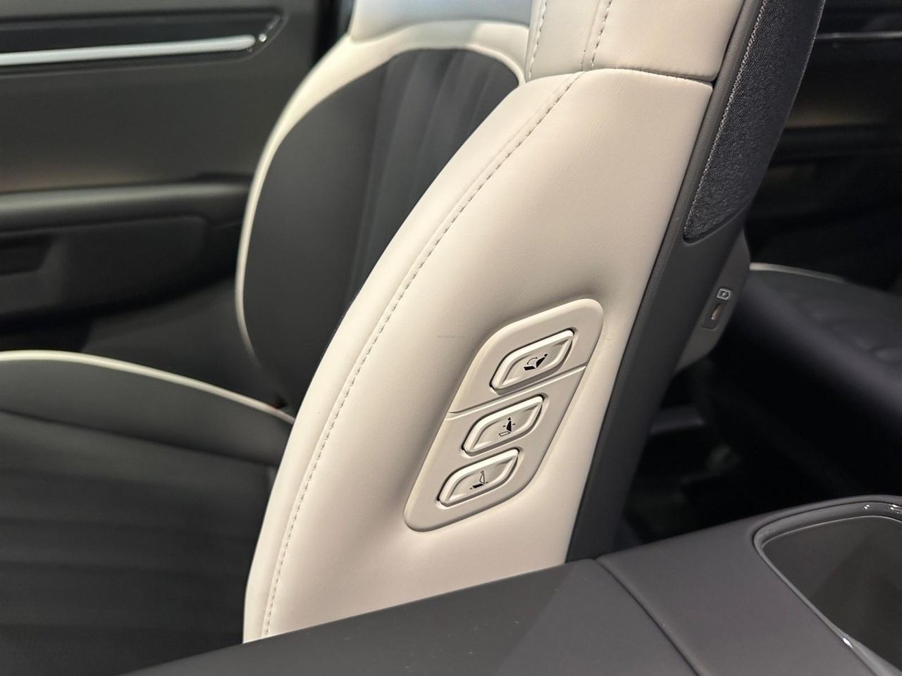 Kia EV9 BEV 100KWH 385 GT-LINE AWD 7PL GPS LL21 RADAR AV AR+ - foto 37