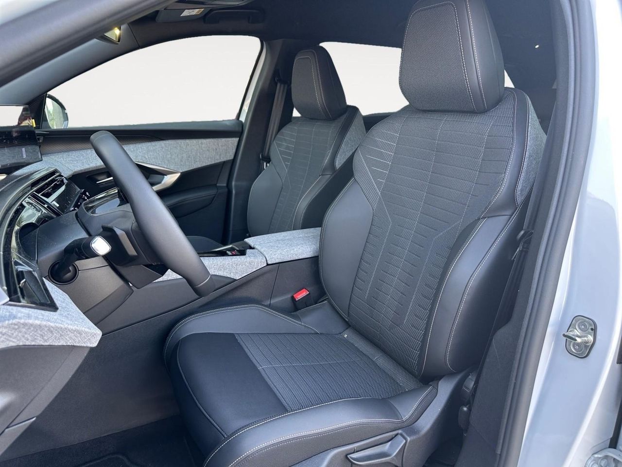 Peugeot 5008 N 1.2 MHEV 145 EDCS6 ALLURE 7PL GPS LL19 RADAR  - foto 12