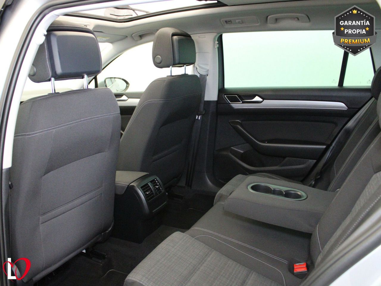 Volkswagen Passat Variant Executive 2.0 TDI 110kW DSG - foto 21