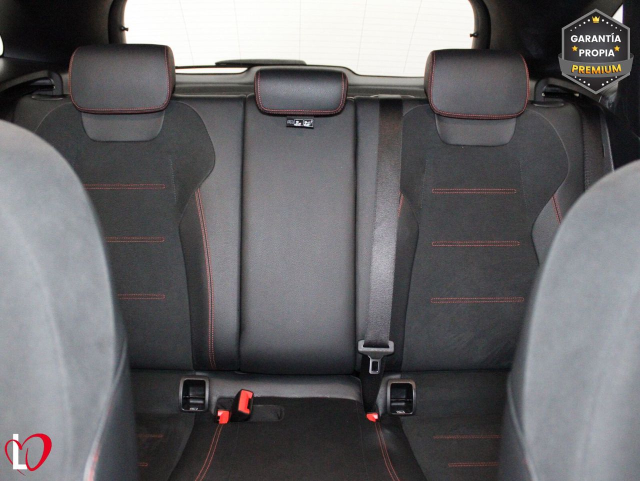 Mercedes GLA GLA 200 D AMG LINE + PAQ PREMIUM - Foto 26