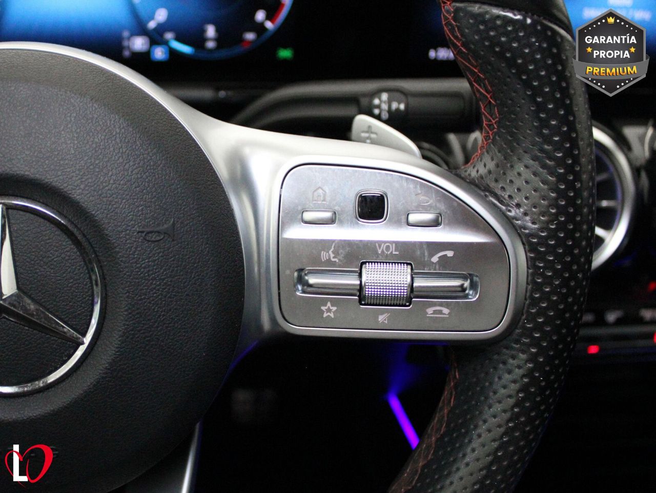 Mercedes GLA GLA 200 D AMG LINE + PAQ PREMIUM - Foto 44