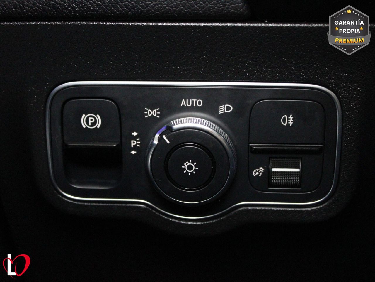 Mercedes GLA GLA 200 D AMG LINE + PAQ PREMIUM - Foto 39