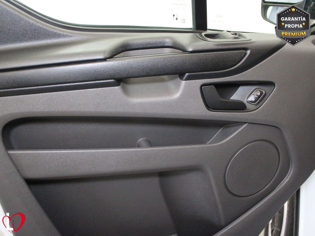 Ford Transit Custom 2.0 TDCI SWB 300 AMBIENTE 6 PLAZAS 105 - Foto 15