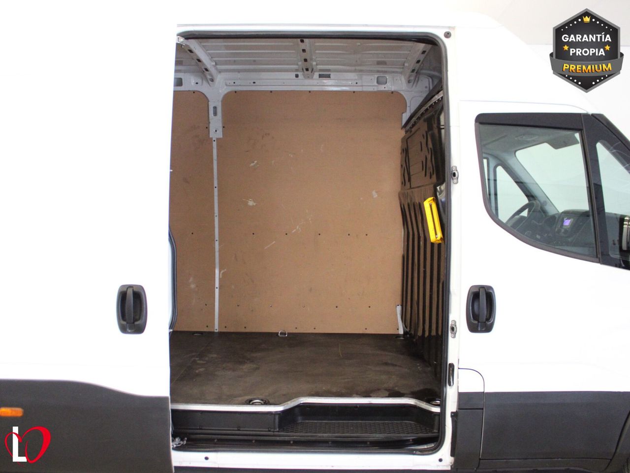 Iveco Daily 2.3 TD FURGON L4 H2 16M3 170 - Foto 8
