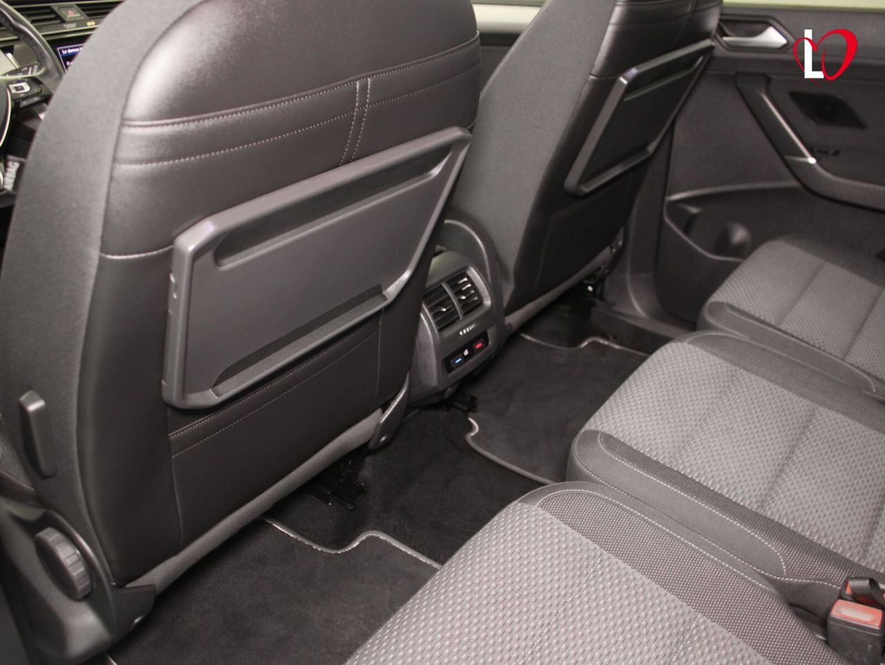 Volkswagen Touran Advance 2.0 TDI 90kW (122CV) - Foto 37