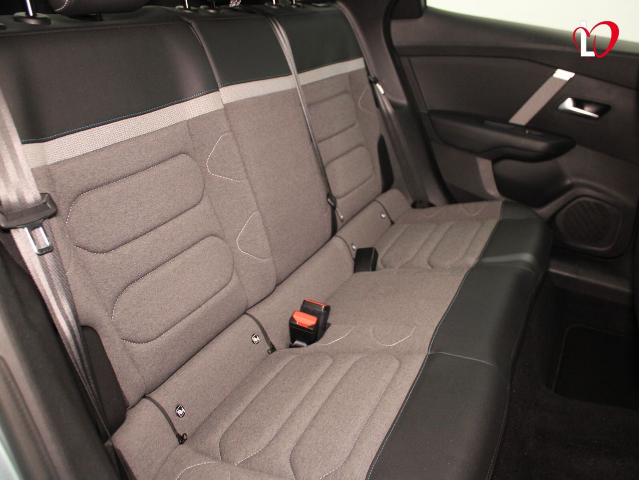 Citroën C4 BlueHDi 130 S&S EAT8 Feel Pack - Foto 37