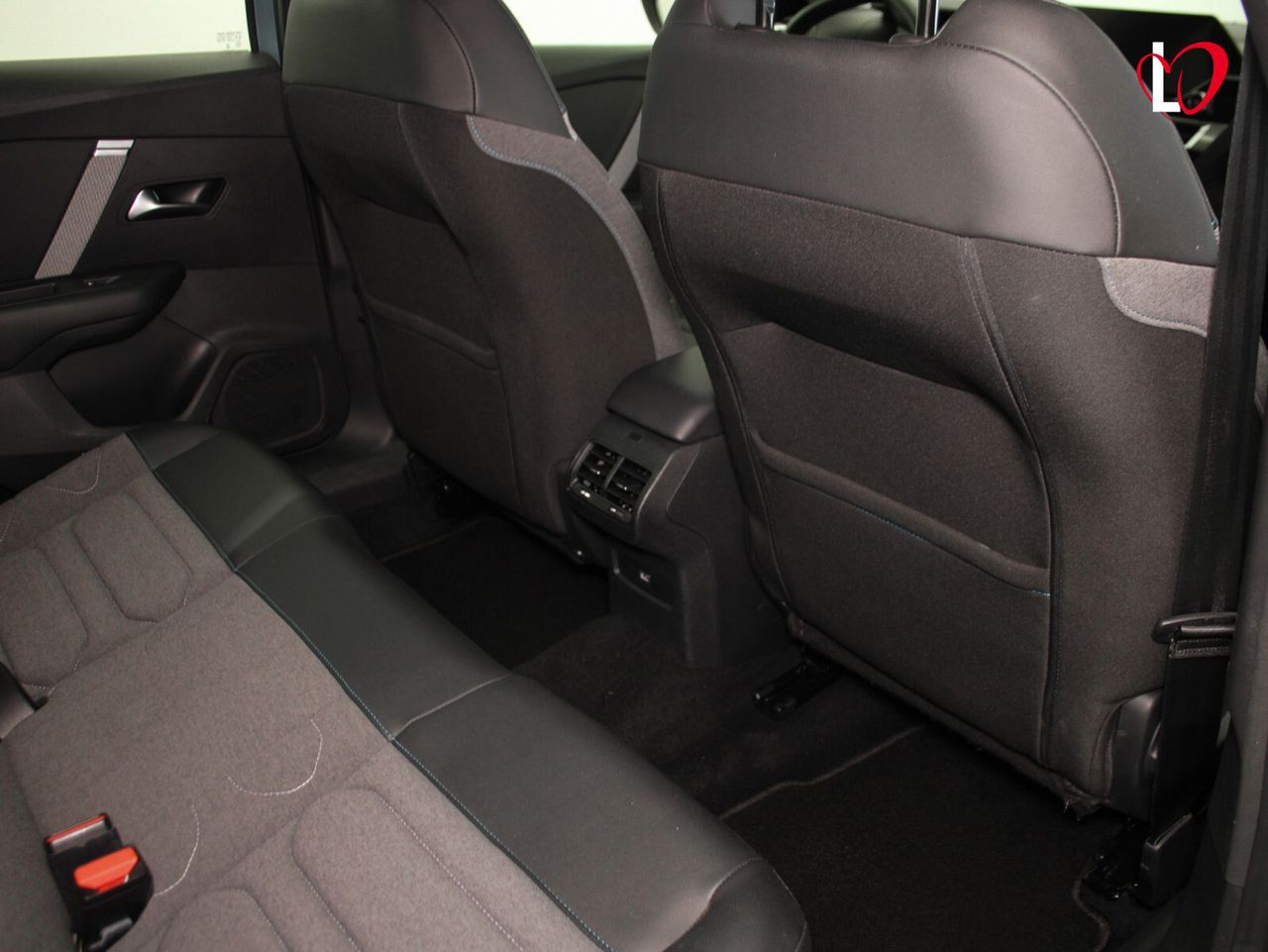 Citroën C4 BlueHDi 130 S&S EAT8 Feel Pack - Foto 36