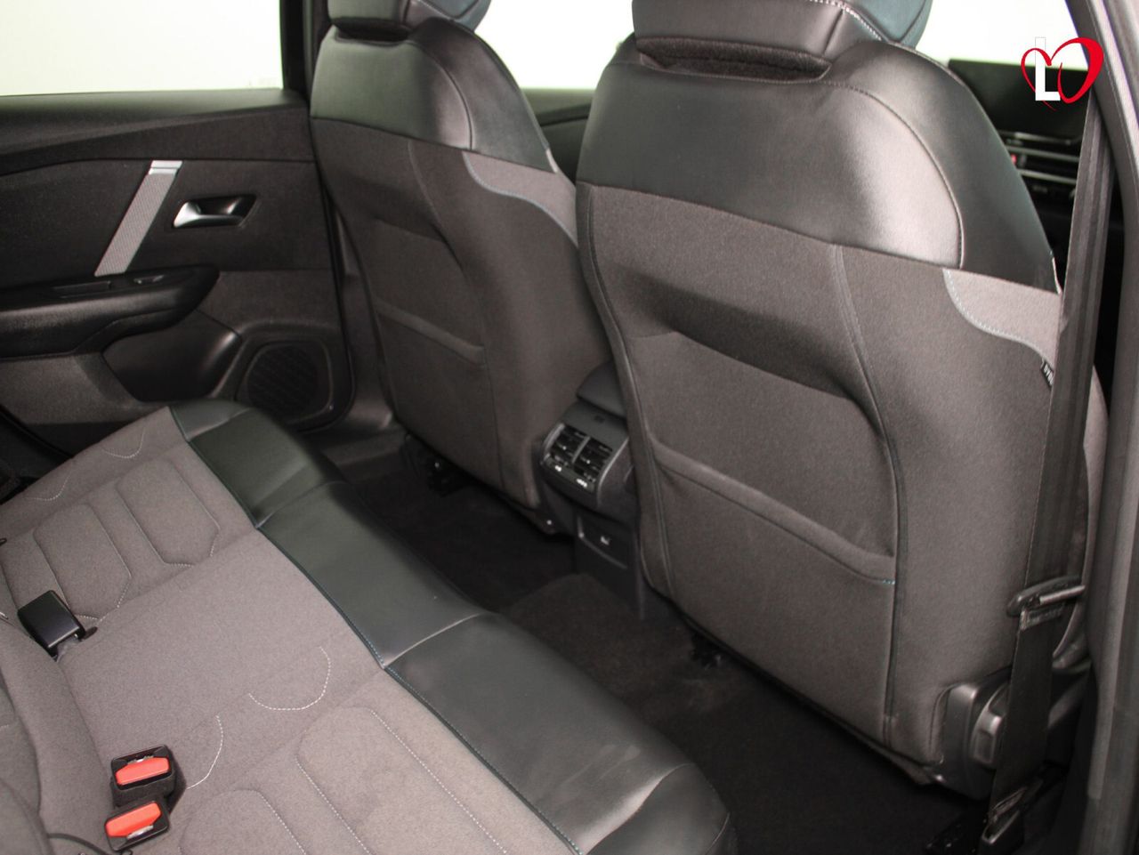 Citroën C4 BlueHdi 110 S&S Feel Pack - Foto 34