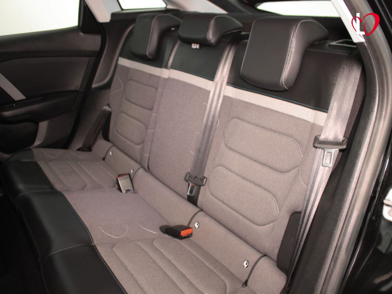 Citroën C4 BlueHdi 110 S&S Feel Pack - Foto 37