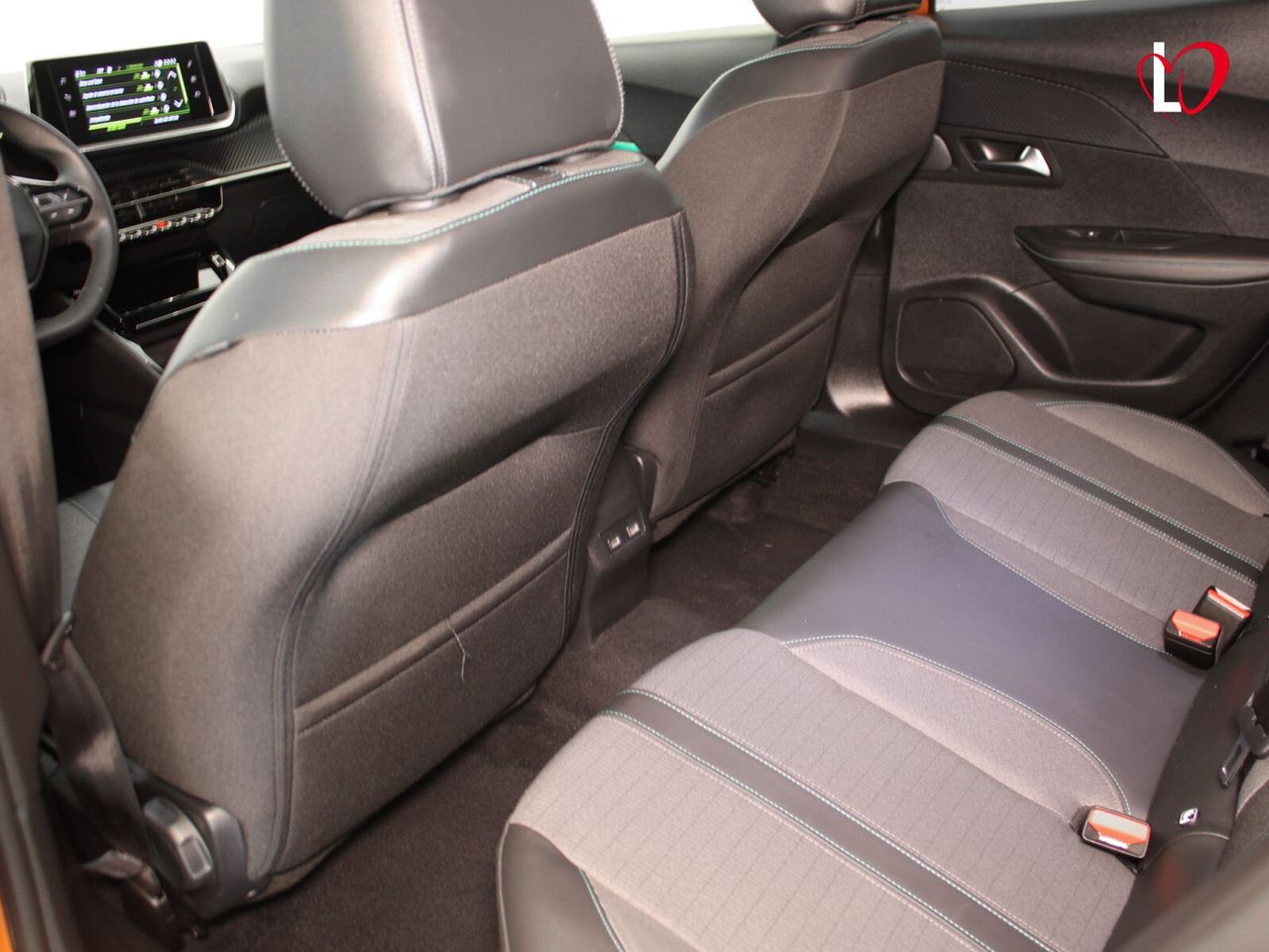 Peugeot 2008 Allure Pack BlueHDI 81kW (110CV) - Foto 36