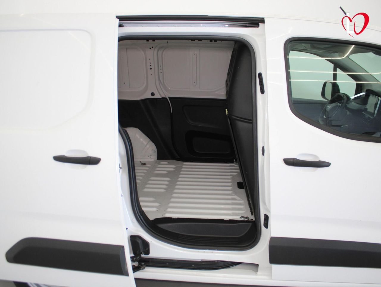 Peugeot Partner PREMIUM STANDARD BlueHDI 100 S&S 6 VEL MAN 3 PLAZAS - Foto 8