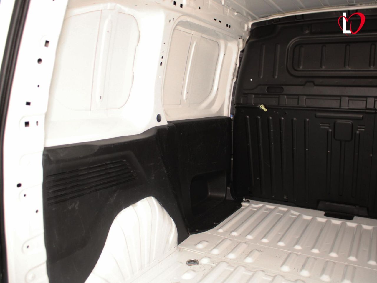 Peugeot Partner PREMIUM STANDARD BlueHDI 100 S&S 6 VEL MAN 3 PLAZAS - Foto 25