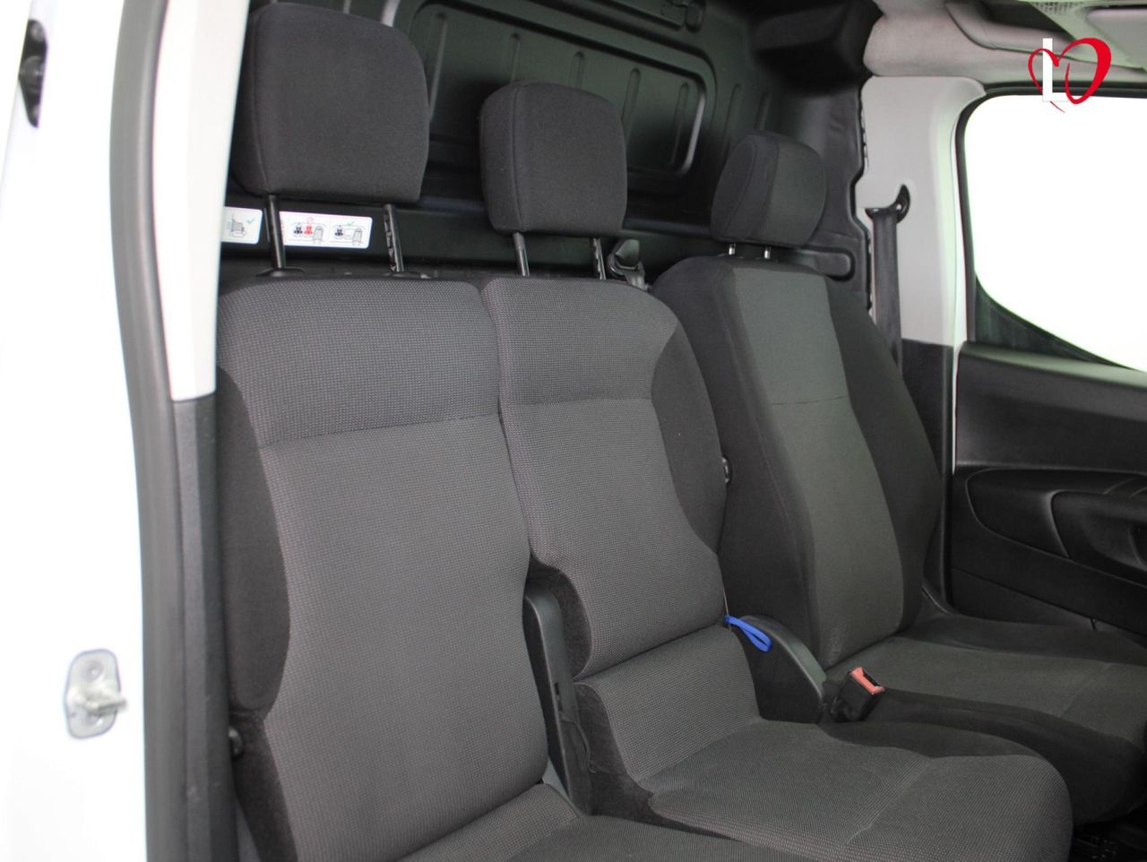 Peugeot Partner PREMIUN STANDARD BlueHDI 100 S&S 6 VEL MAN 3 PLAZAS - Foto 28