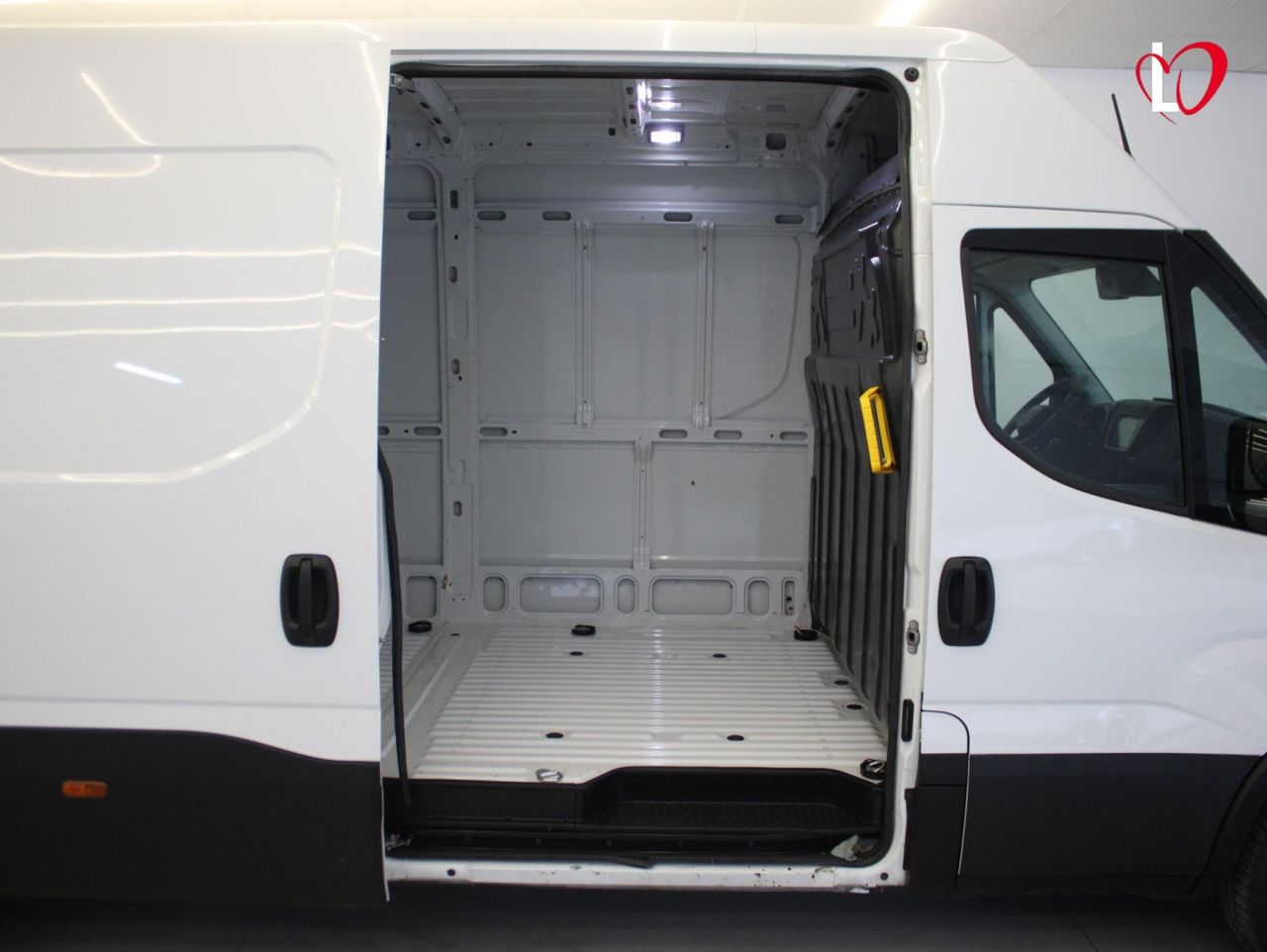 Iveco Daily 2.3 TD FG. 35S LARGA 16M3 156 - Foto 8