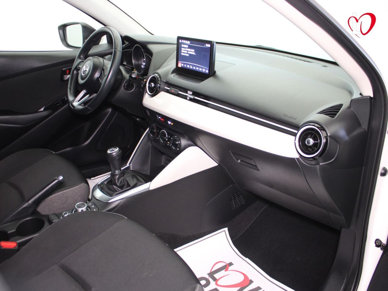 Mazda 2 1.5 SKYACTIV CENTER LINE - Foto 31