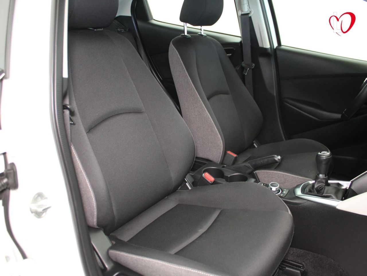 Mazda 2 1.5 SKYACTIV CENTER LINE - Foto 32