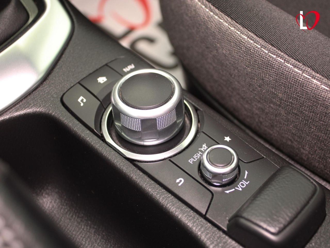 Mazda 2 1.5 SKYACTIV CENTER LINE - Foto 30