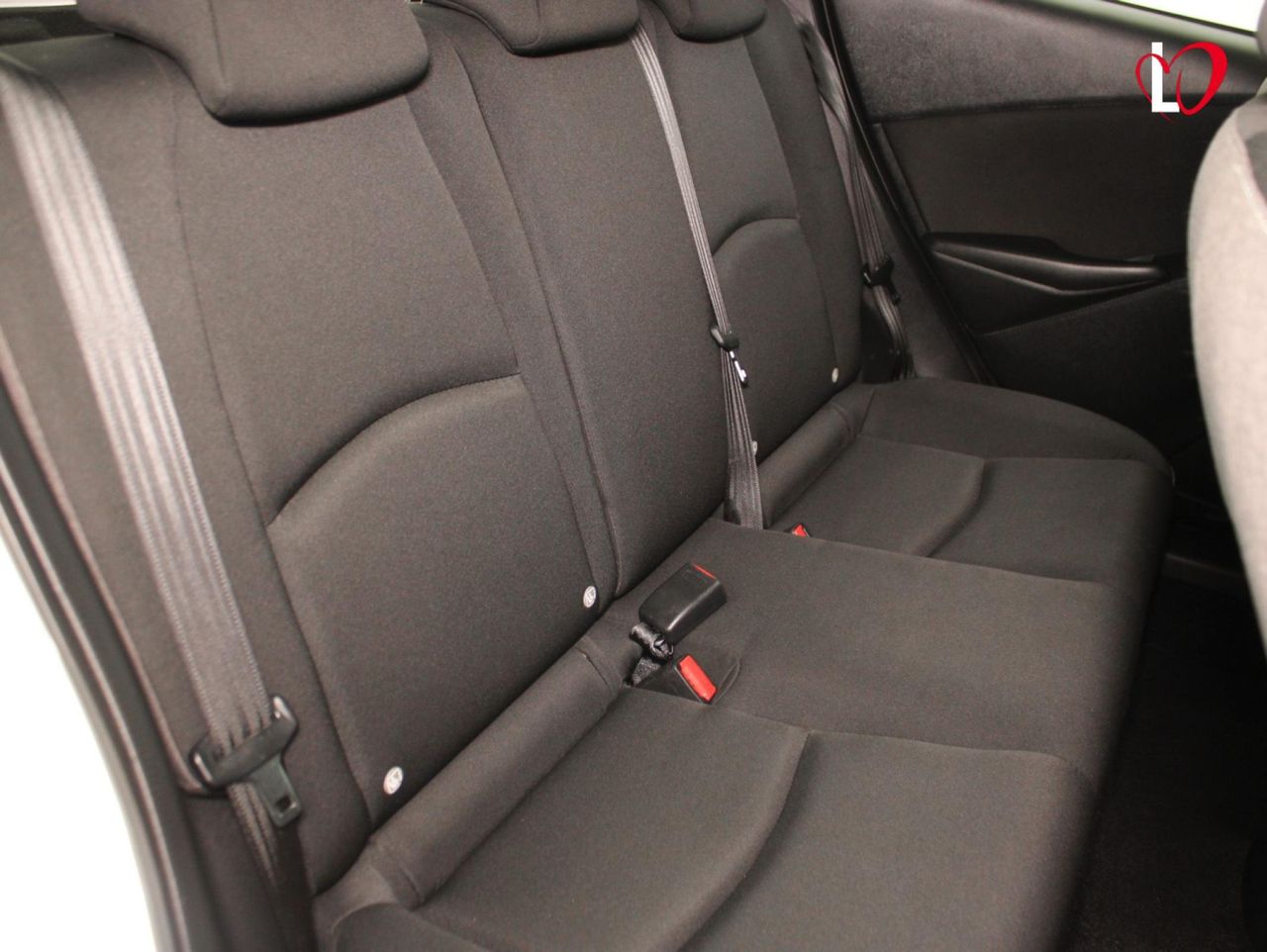 Mazda 2 1.5 SKYACTIV CENTER LINE - Foto 34