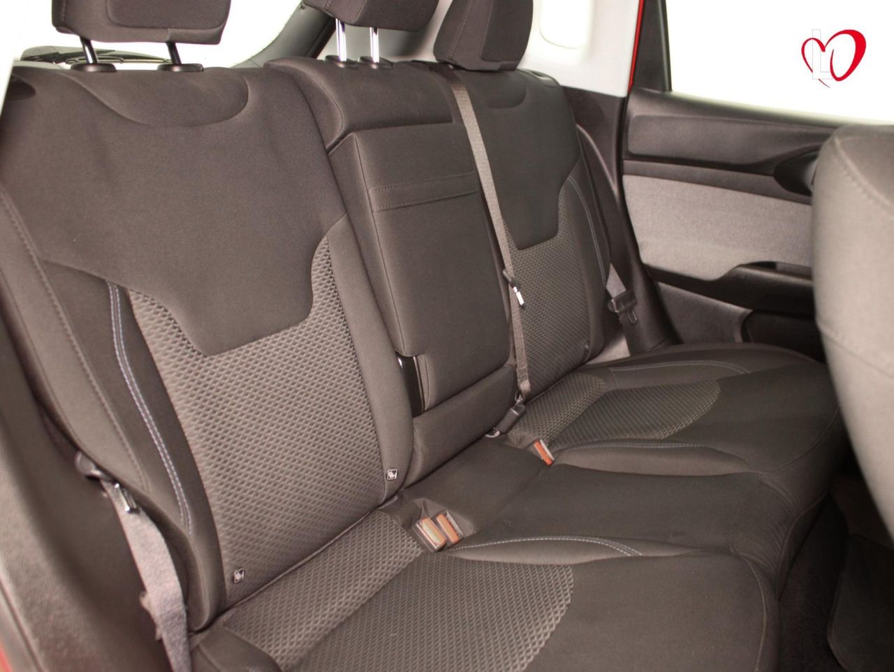 Jeep Compass eHybrid 1.5 MHEV 96kW Longitude Dct - Foto 32