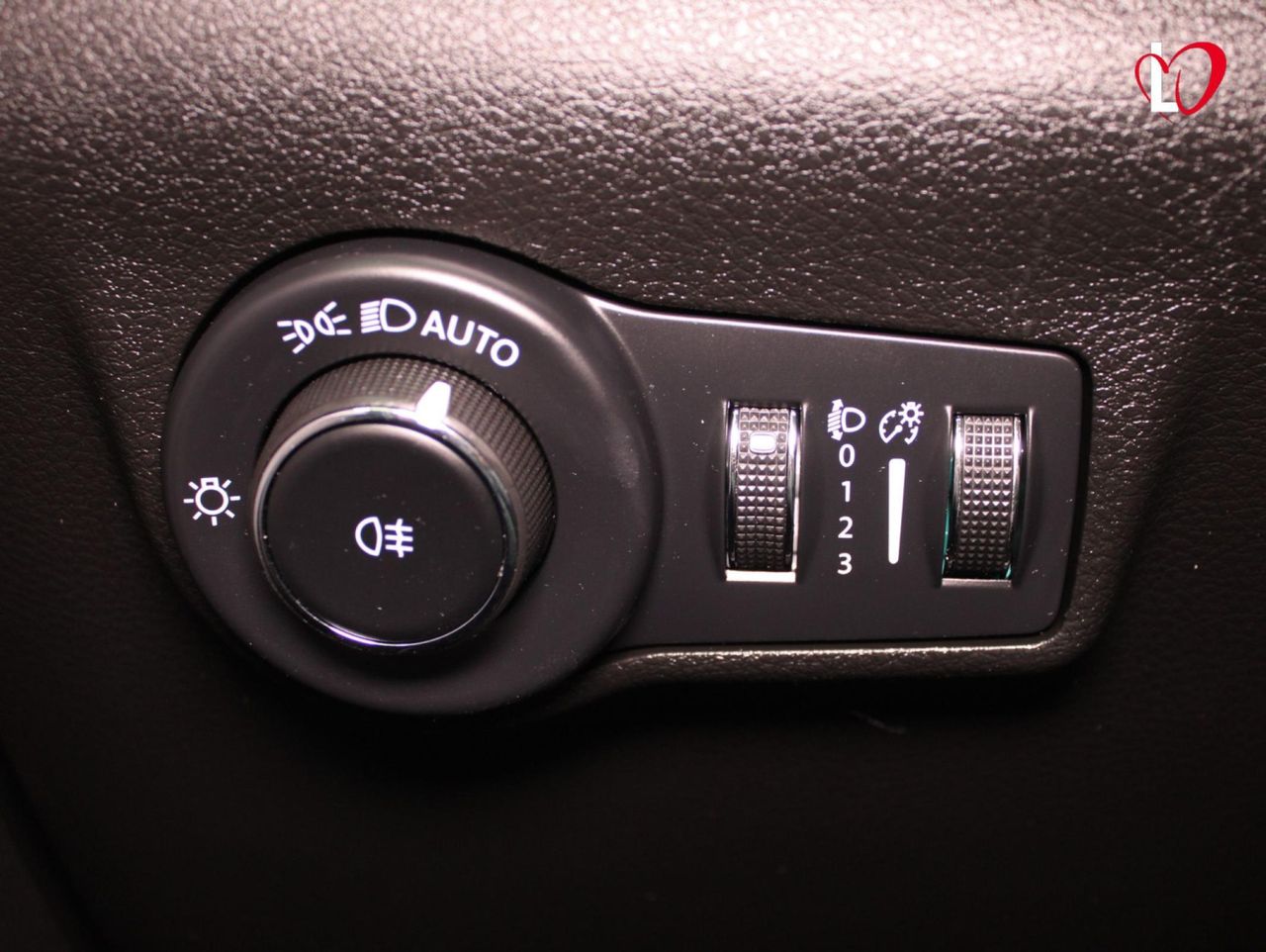 Jeep Compass eHybrid 1.5 MHEV 96kW Longitude Dct - Foto 19