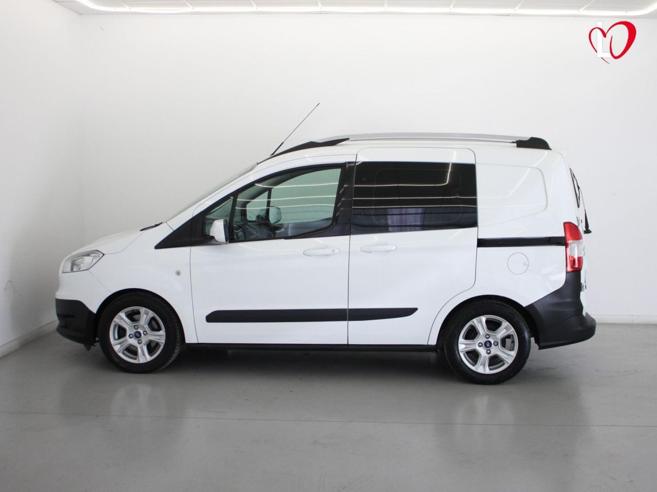 Ford Transit Courier 1.5 TDCI COMBI 95 CV - Foto 30