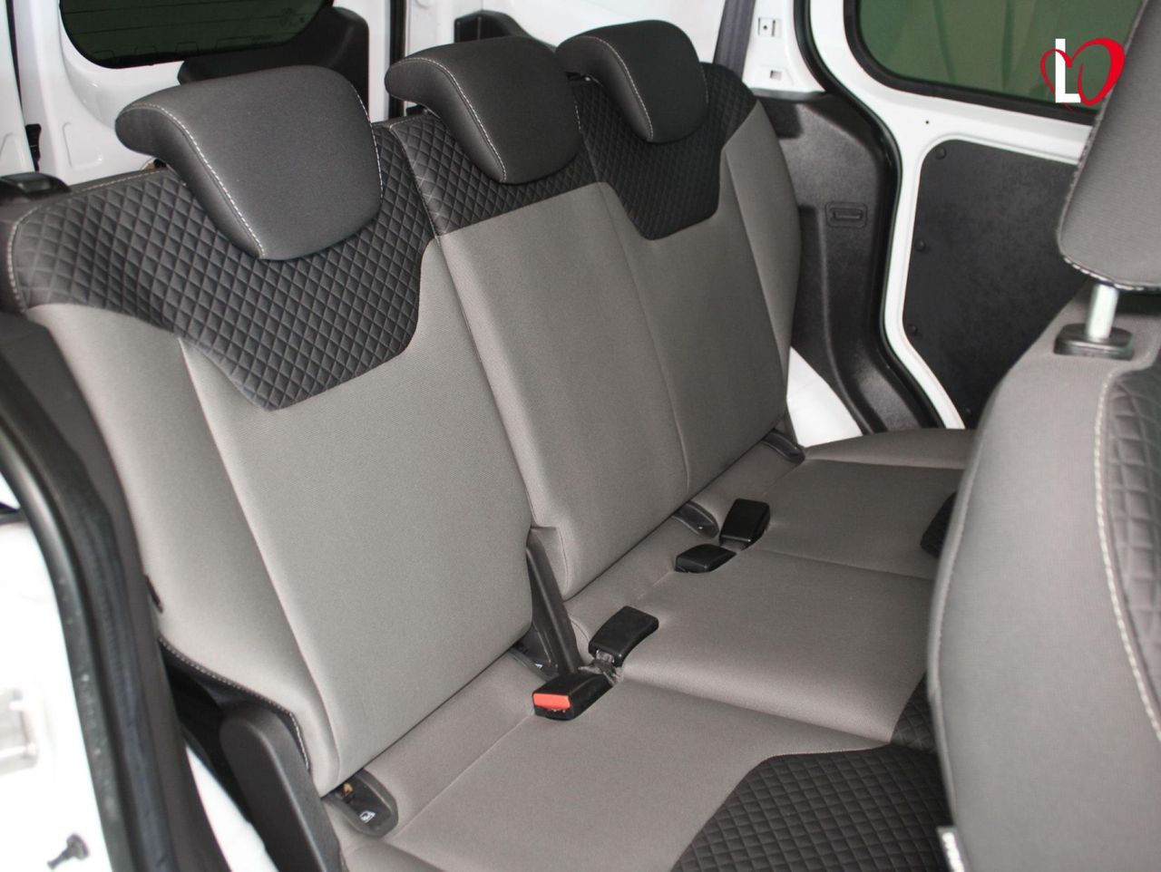 Ford Transit Courier 1.5 TDCI COMBI 95 CV - Foto 24