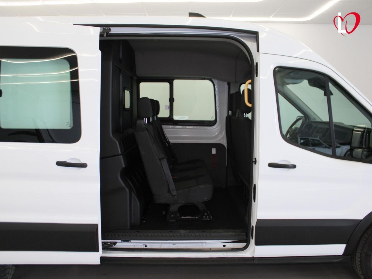 Ford Transit 2.0 TDCI L3 H2 330 COMBI 6 130 - Foto 6