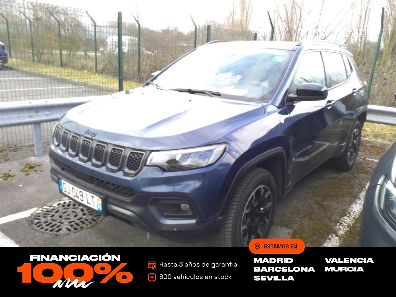 Jeep compass con interiores en buen estado  de segunda mano - jeep compass 2022 /