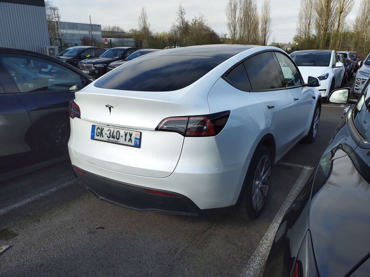 tesla model y 2023 / foto grande (3)