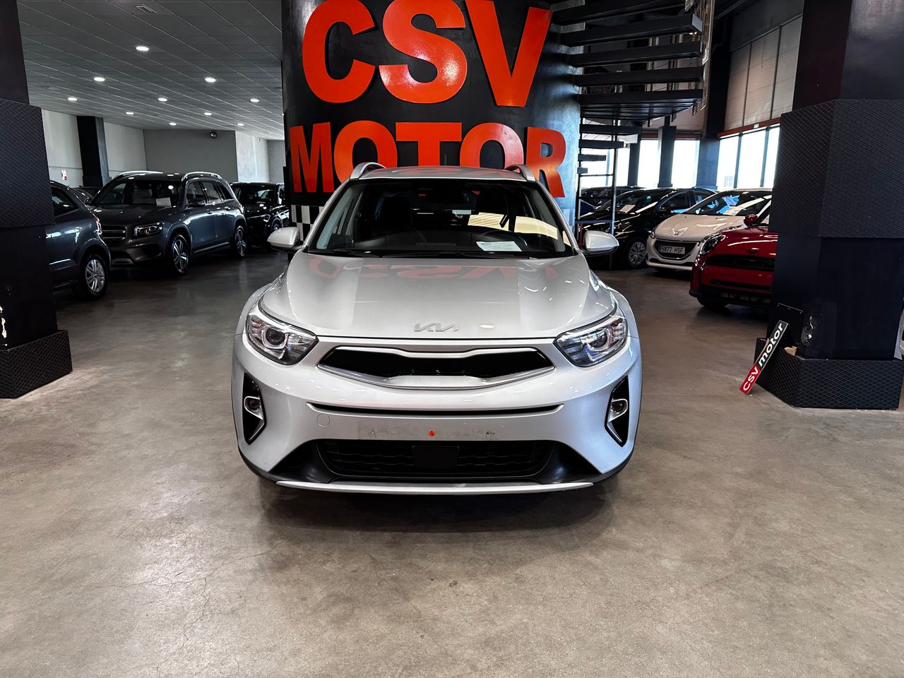 kia stonic 2022 / foto grande (3)