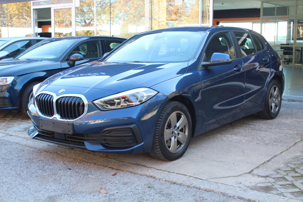 Foto bmw serie 1 2023 /